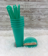 Load image into Gallery viewer, 24oz Glitter Green Plastic cups (Set of 5)